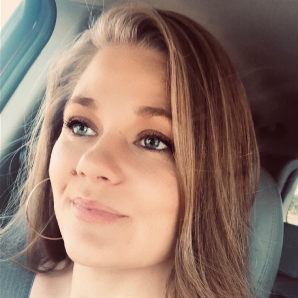 Meet your Posher, Desiree